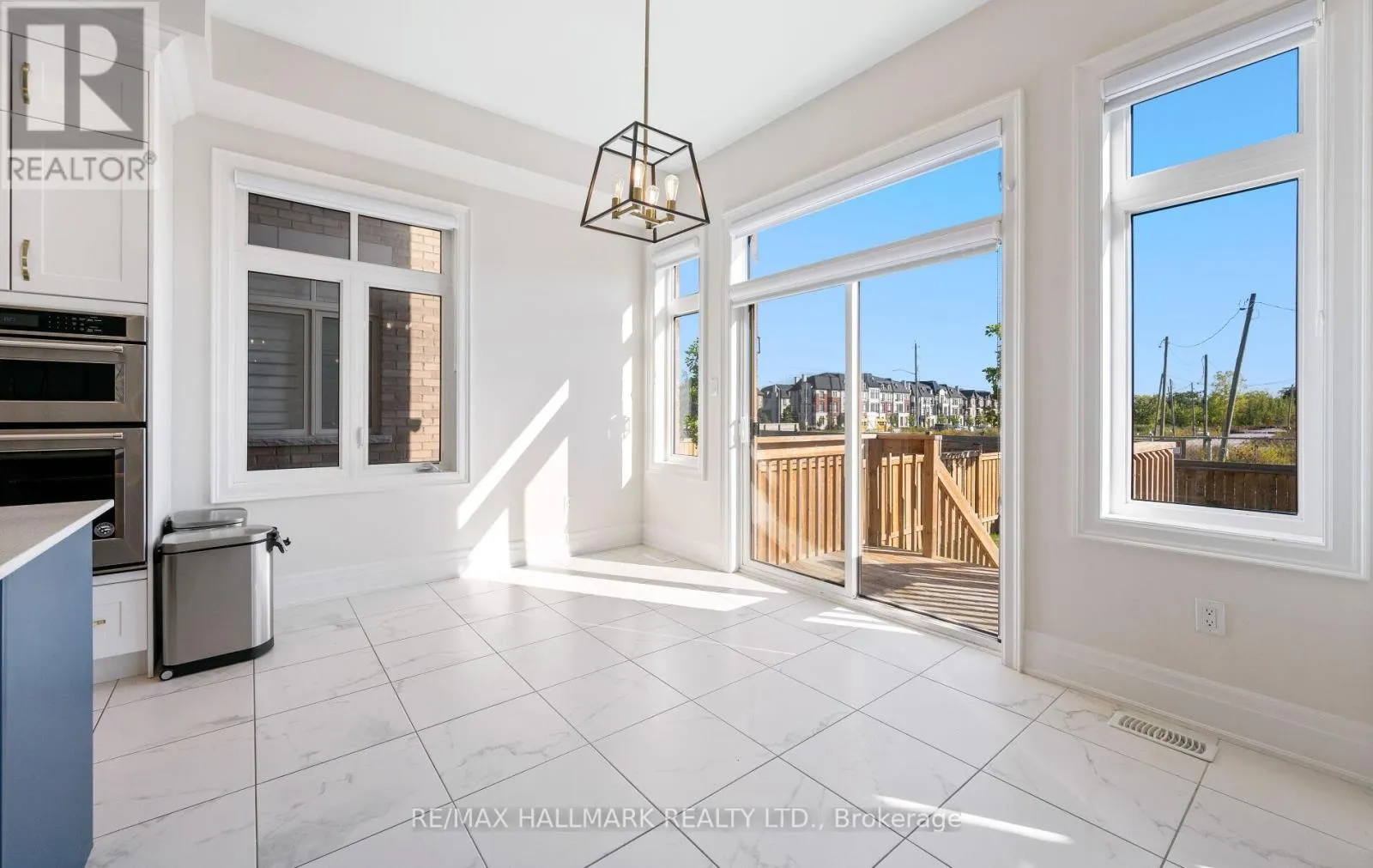 123 BOND CRESCENT