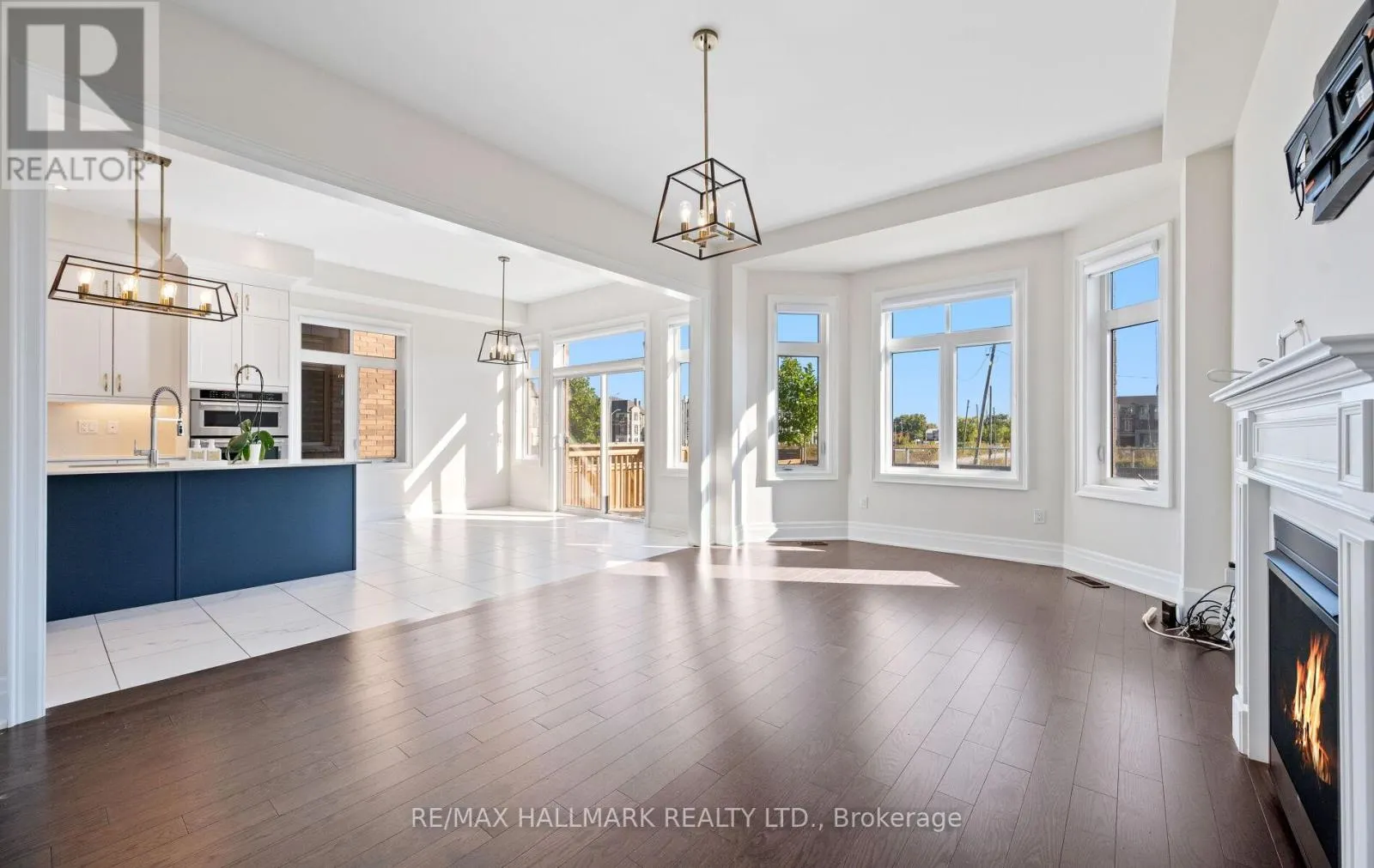 123 BOND CRESCENT