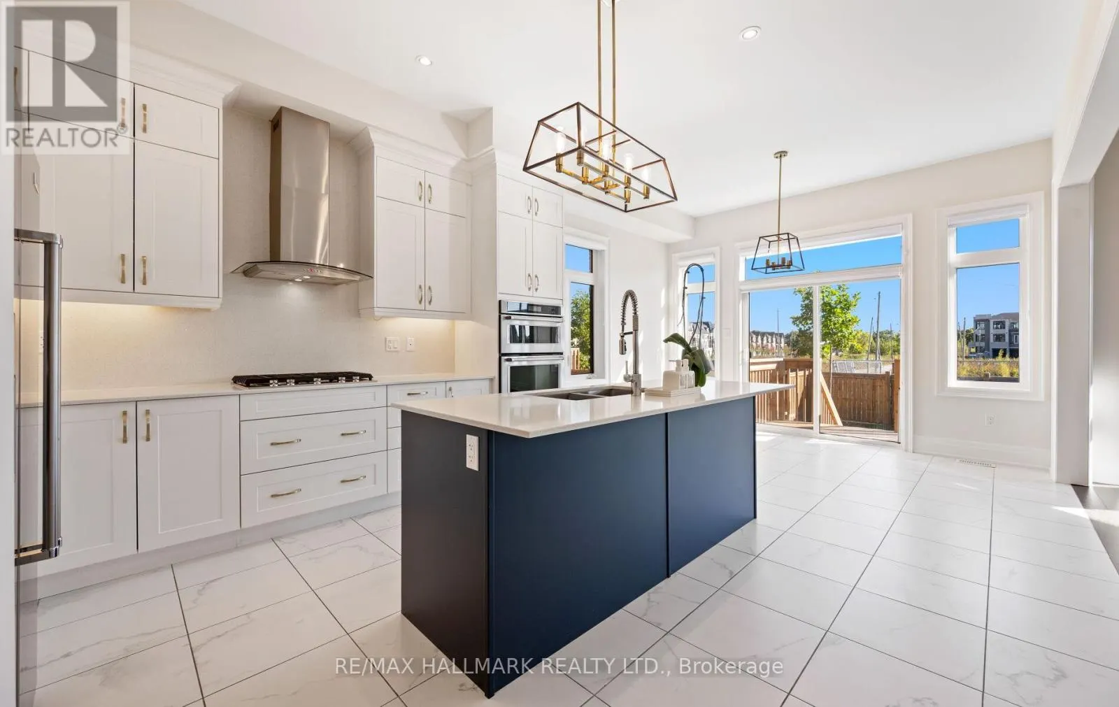 123 BOND CRESCENT