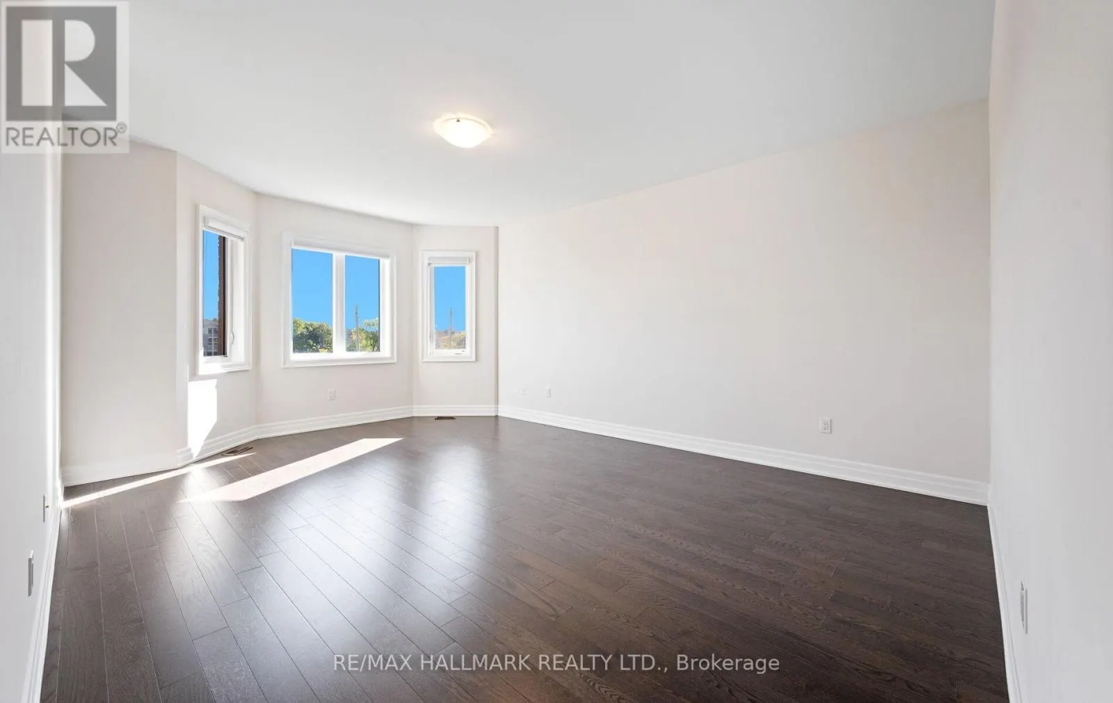 123 BOND CRESCENT