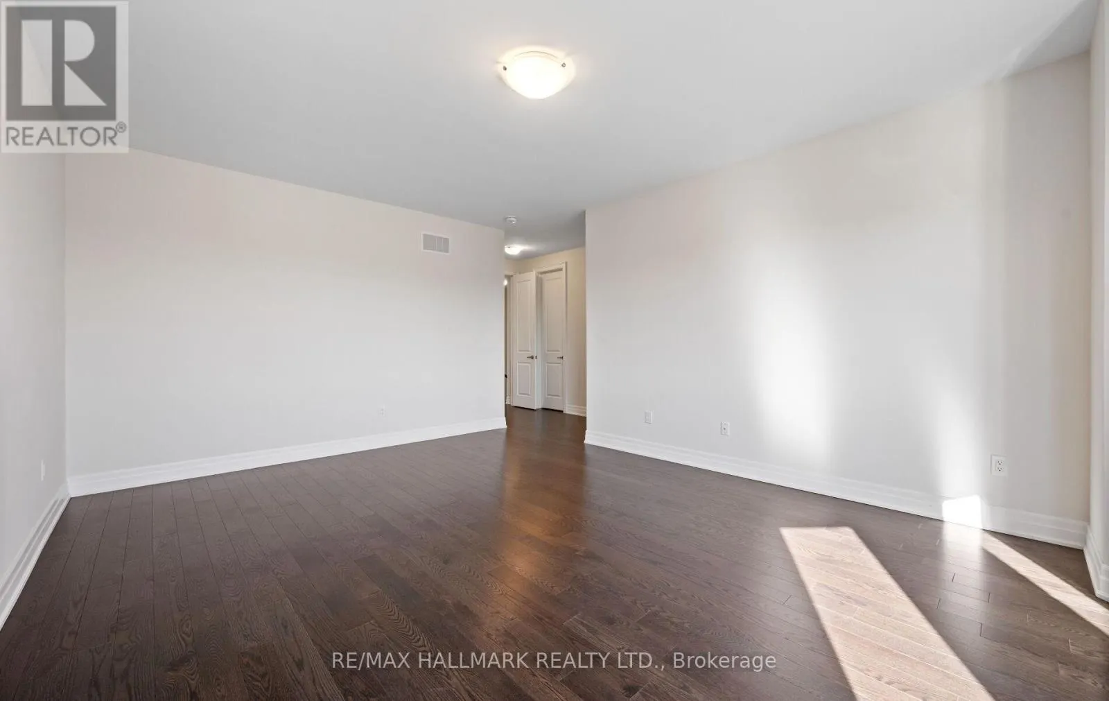 123 BOND CRESCENT