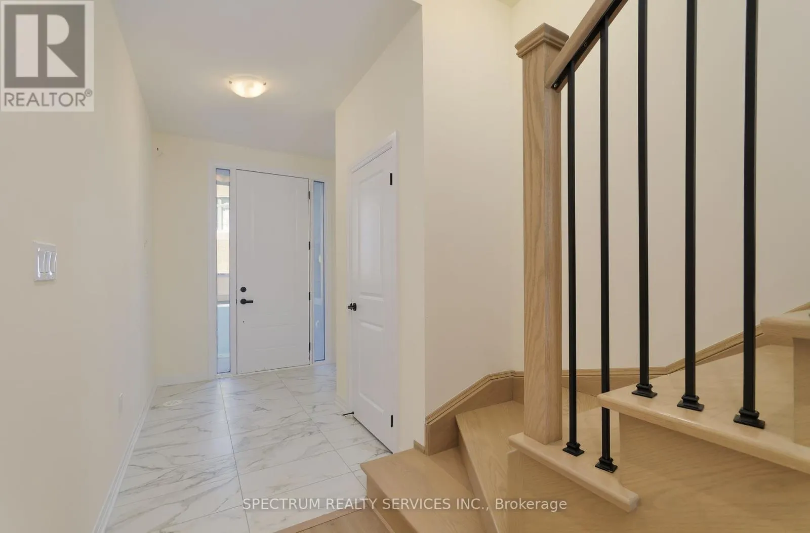 35 DE LA ROCHE DRIVE