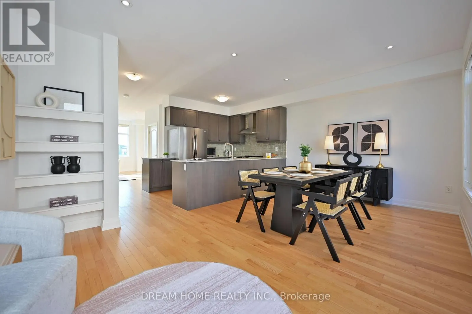 40 TEASEL WAY