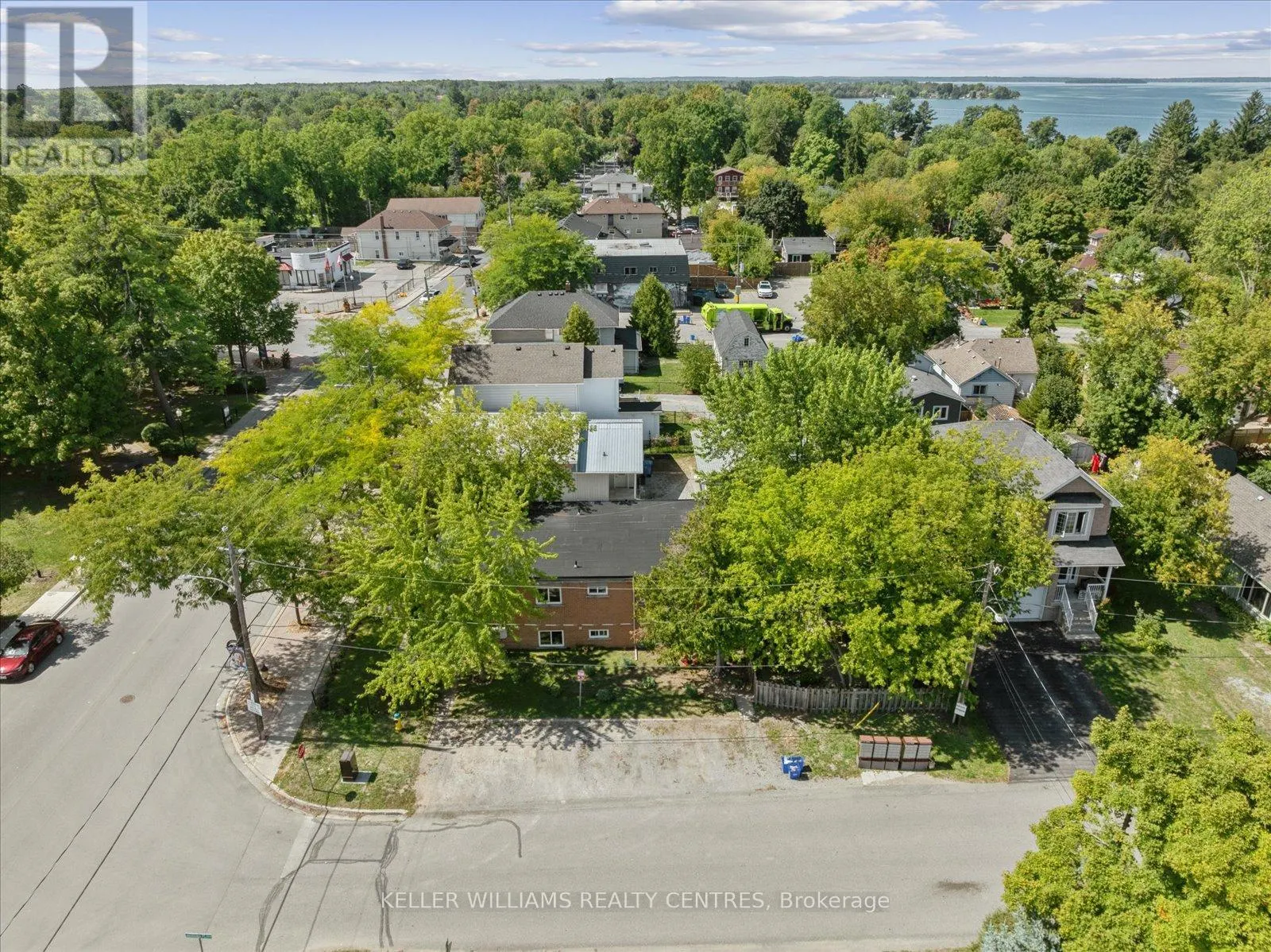 104 - 948 LAKE DRIVE E