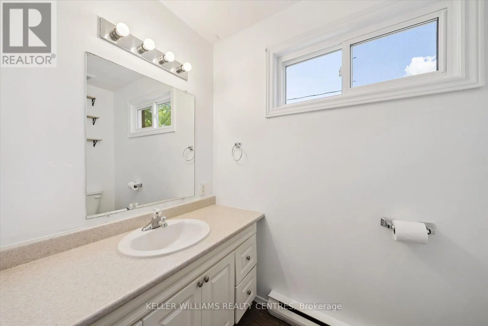 104 - 948 LAKE DRIVE E