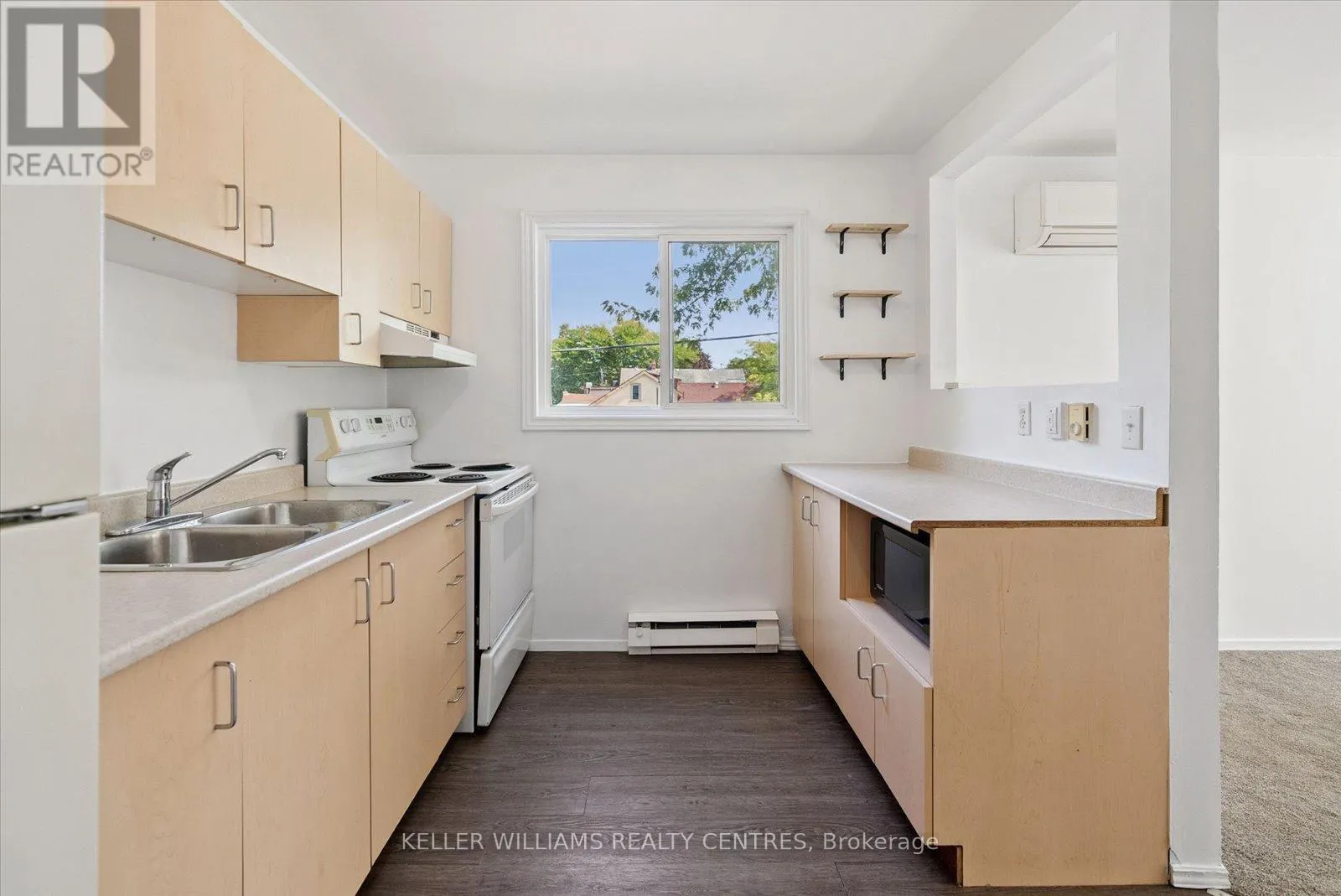 104 - 948 LAKE DRIVE E