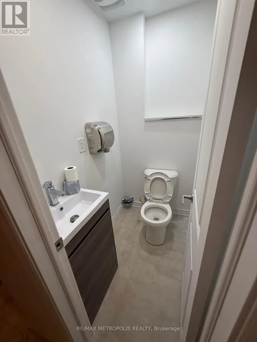 20 - 180 STEELES AVENUE W