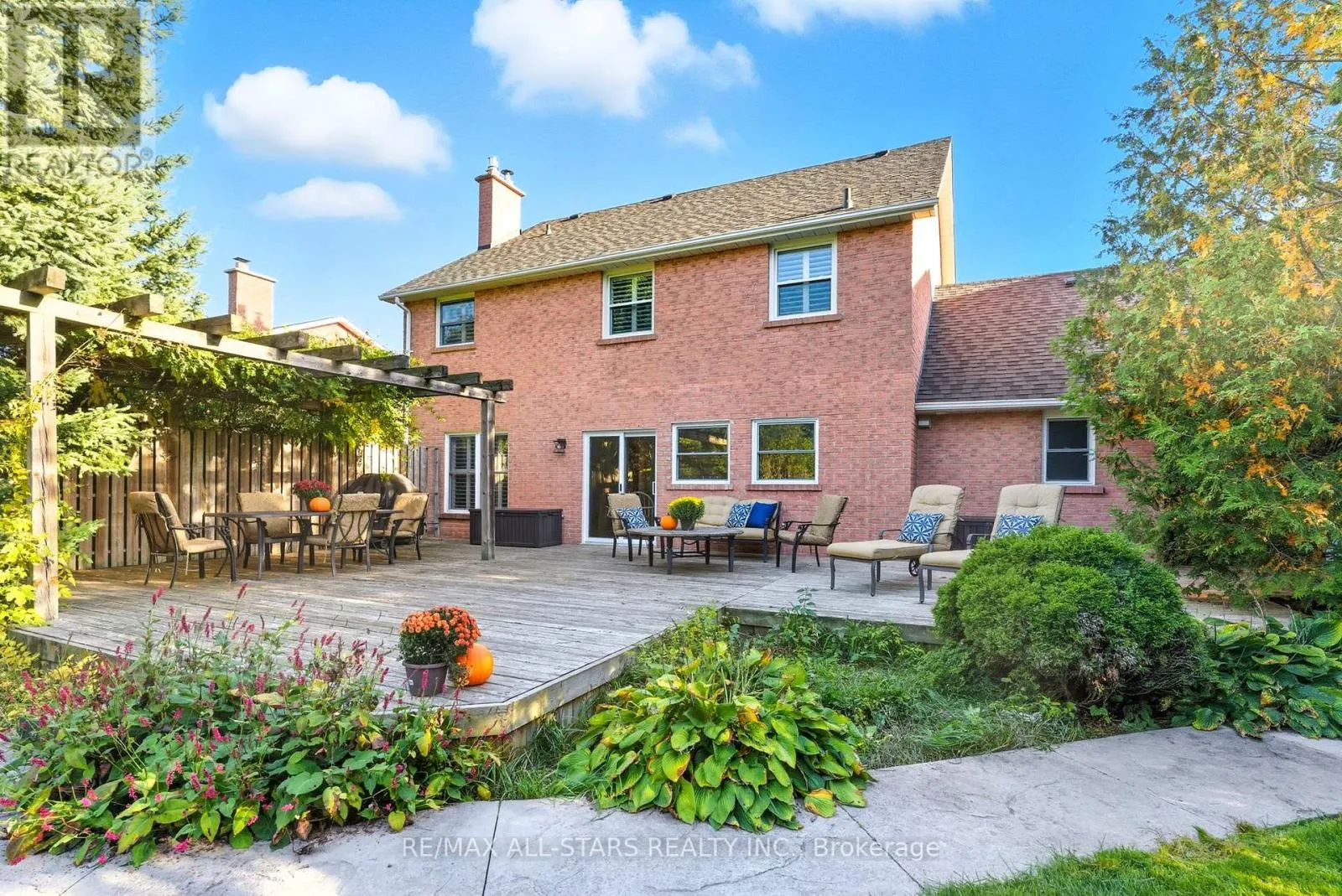 23 BOLTON DRIVE