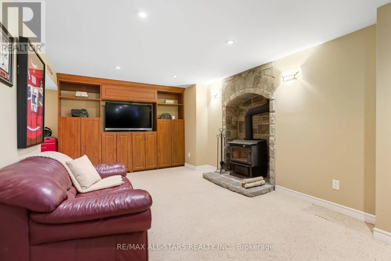 23 BOLTON DRIVE