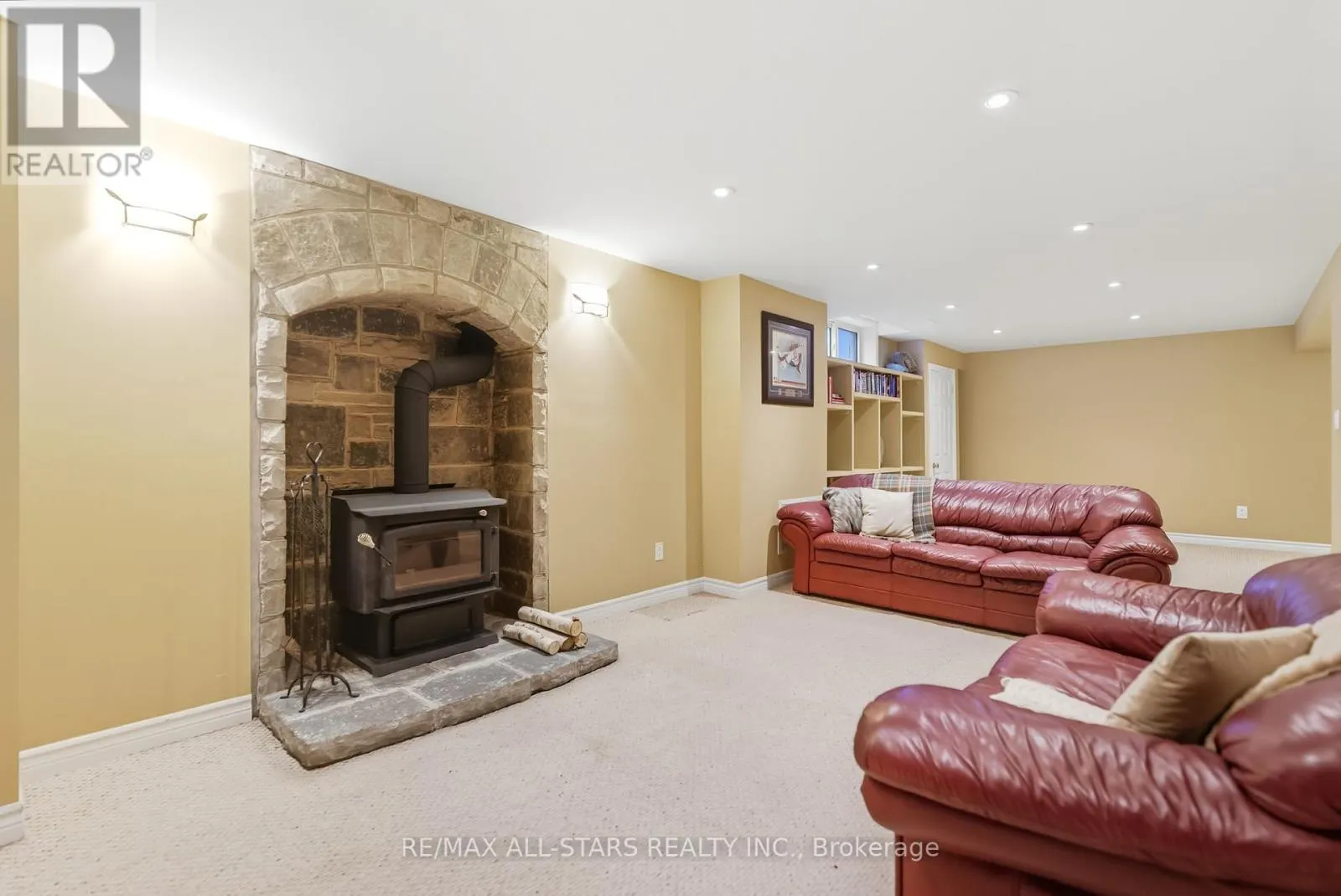 23 BOLTON DRIVE