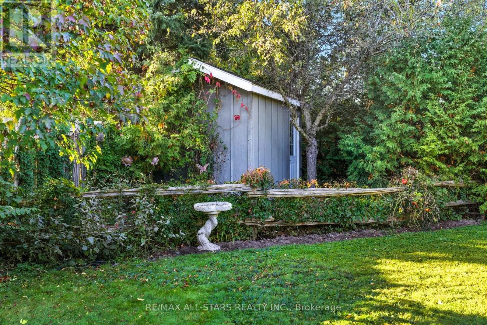 23 BOLTON DRIVE