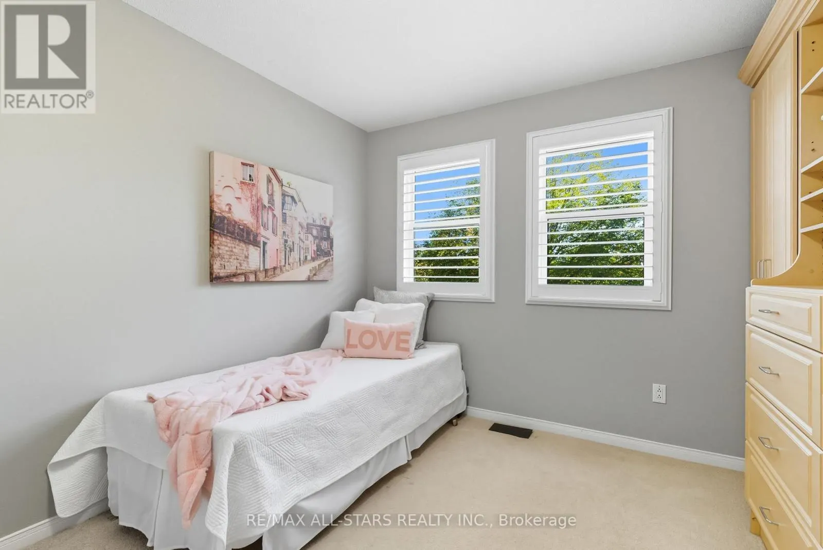23 BOLTON DRIVE