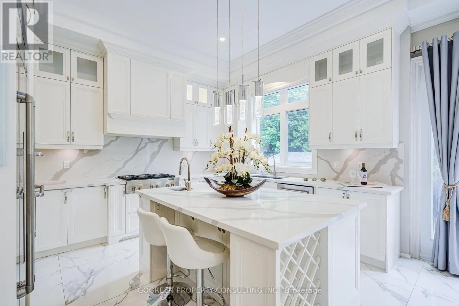 329 PALISER CRESCENT