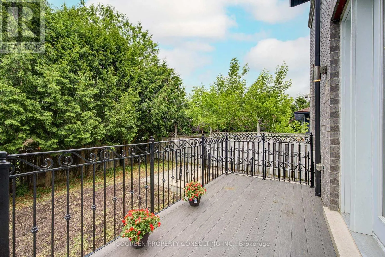 329 PALISER CRESCENT