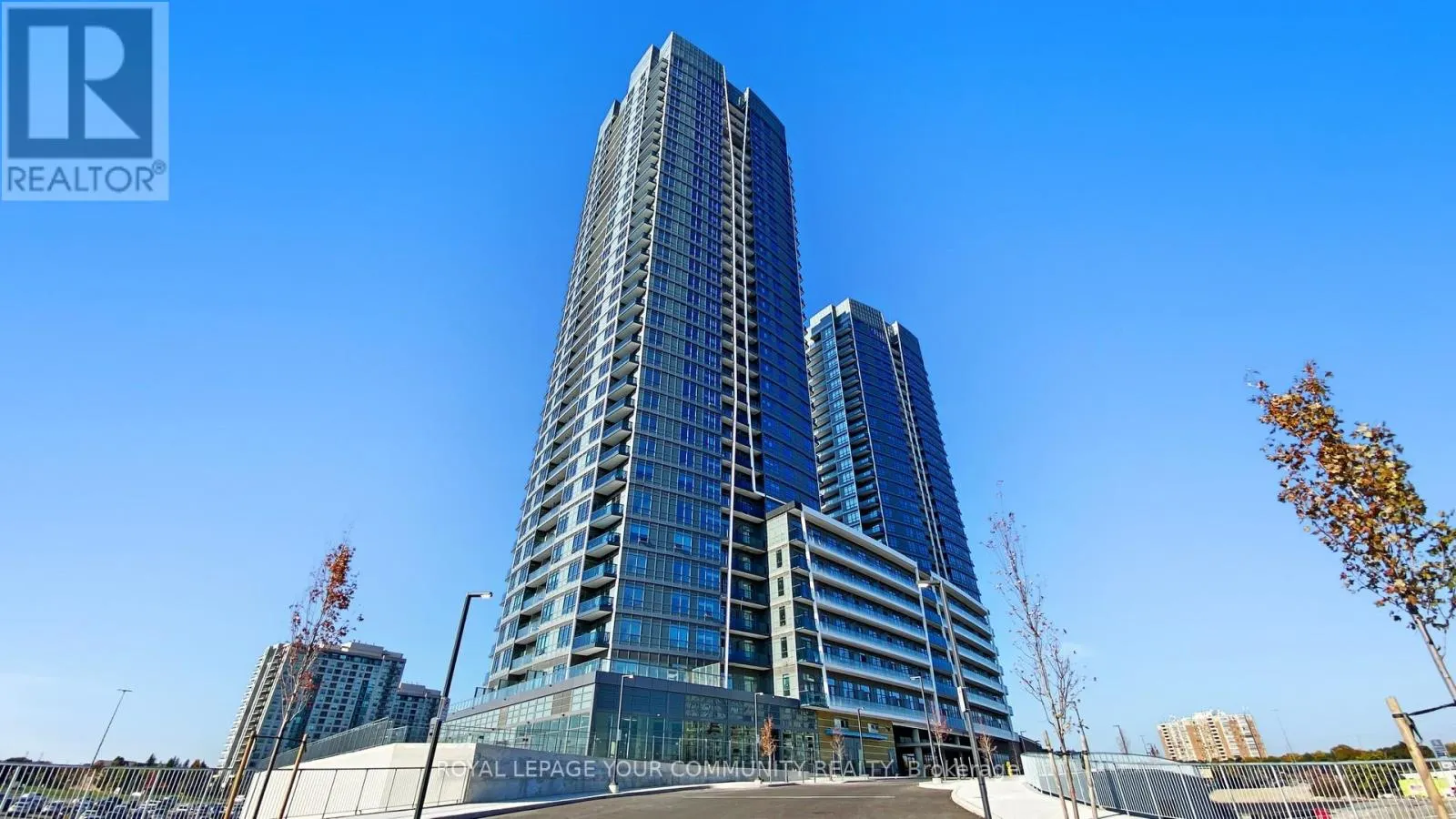 2101 - 30 UPPER MALL WAY