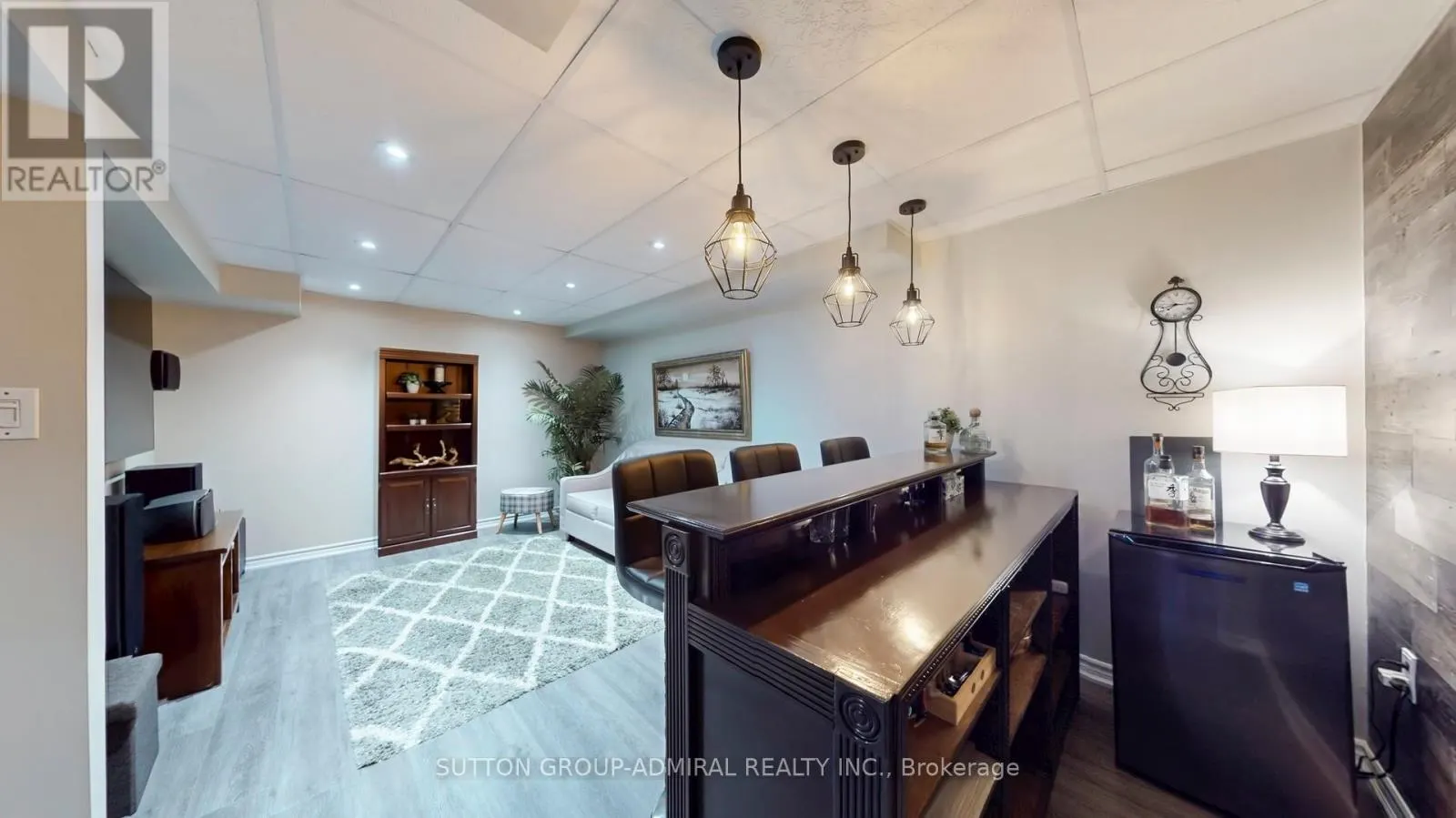 222 HOLLYWOOD HILL CIRCLE