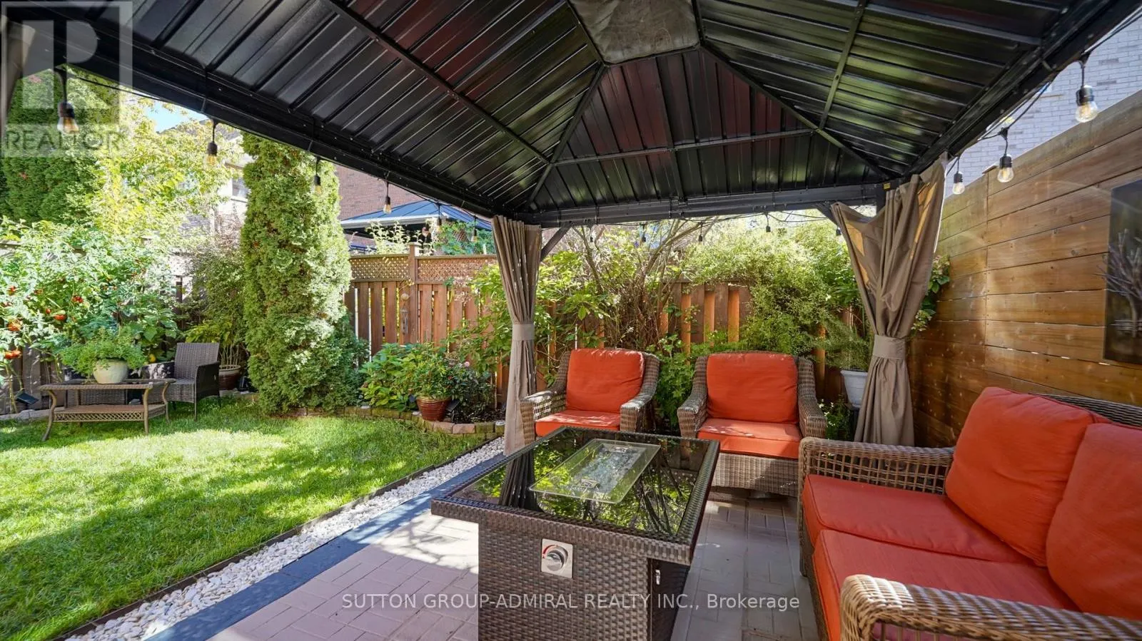 222 HOLLYWOOD HILL CIRCLE