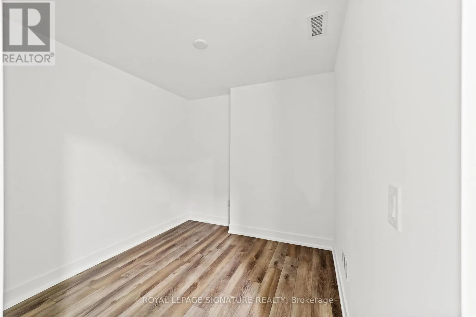 501 - 9 CLEGG ROAD