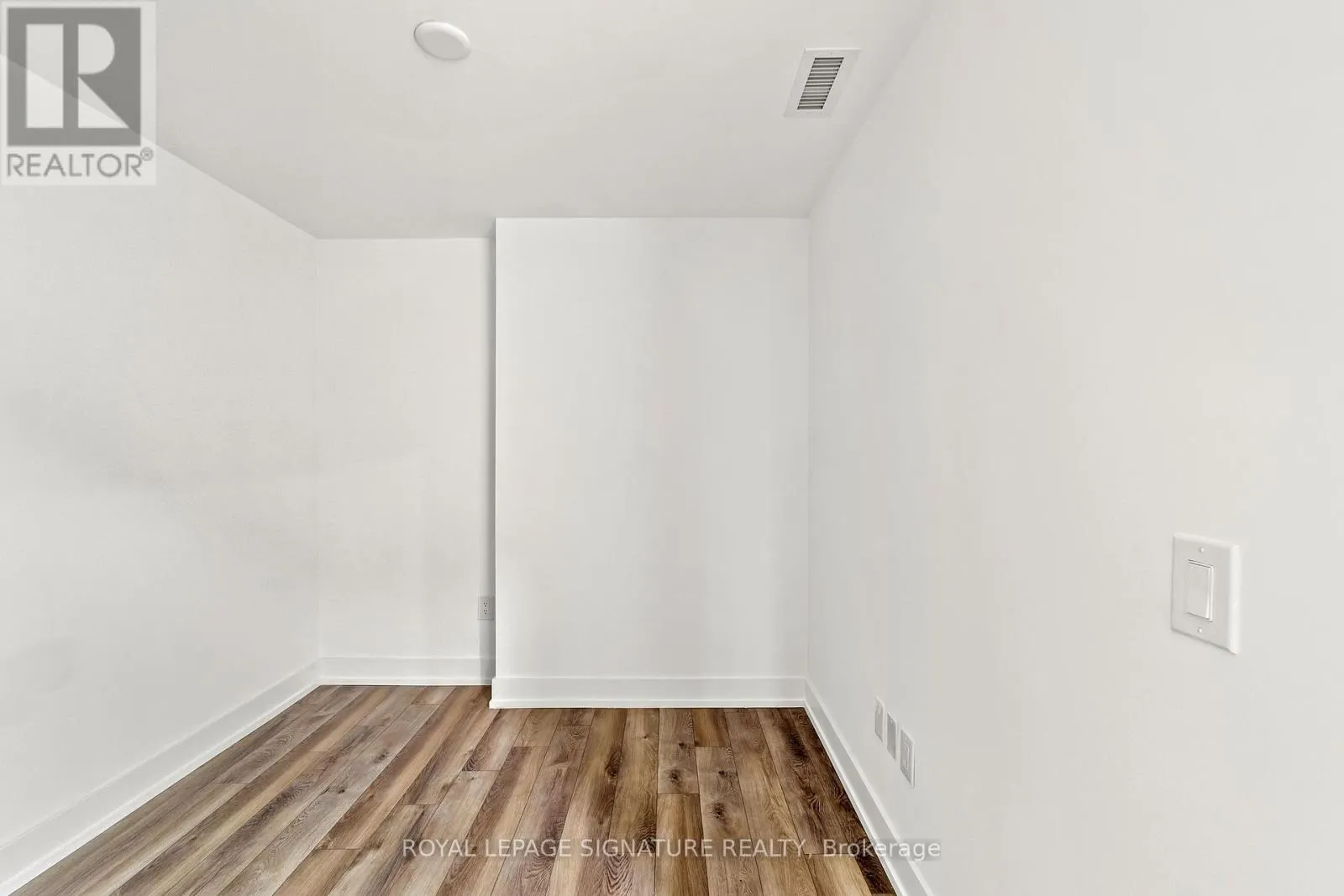 501 - 9 CLEGG ROAD