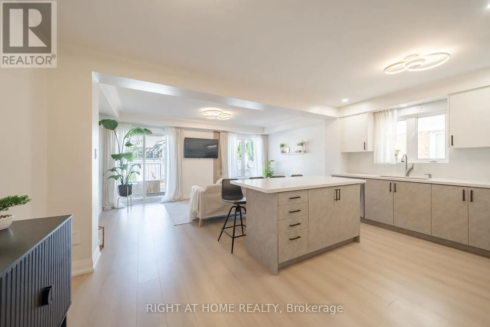 182 MEADOWHAWK TRAIL