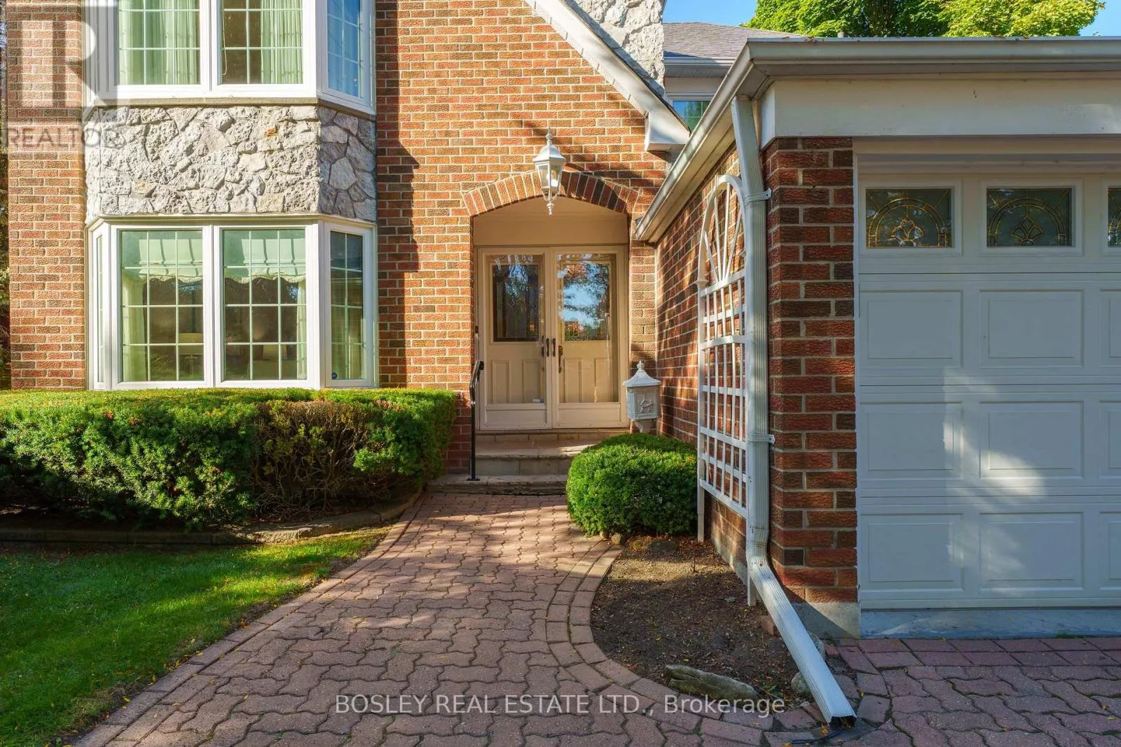 8 ROVERDALE COURT