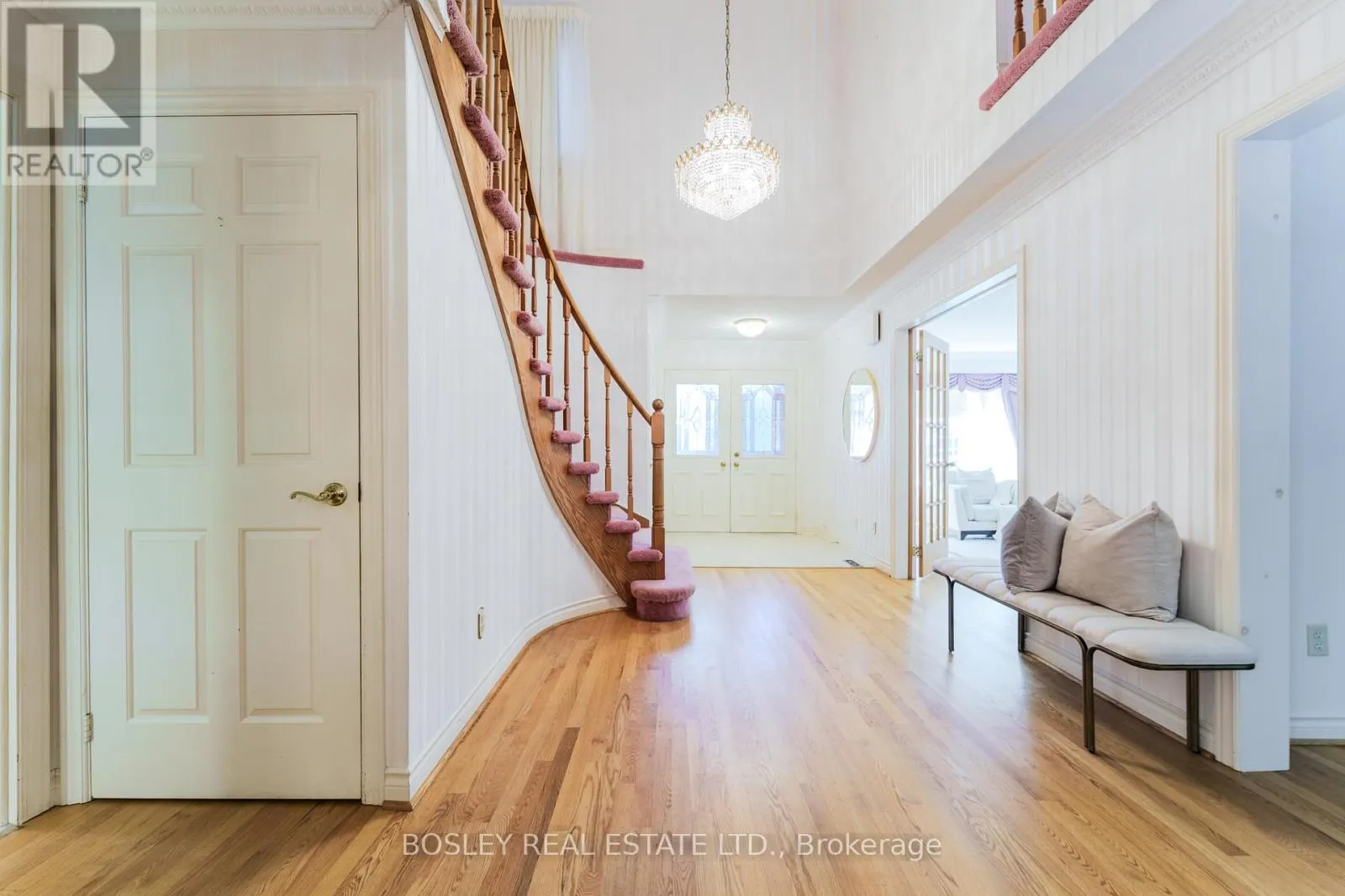 8 ROVERDALE COURT
