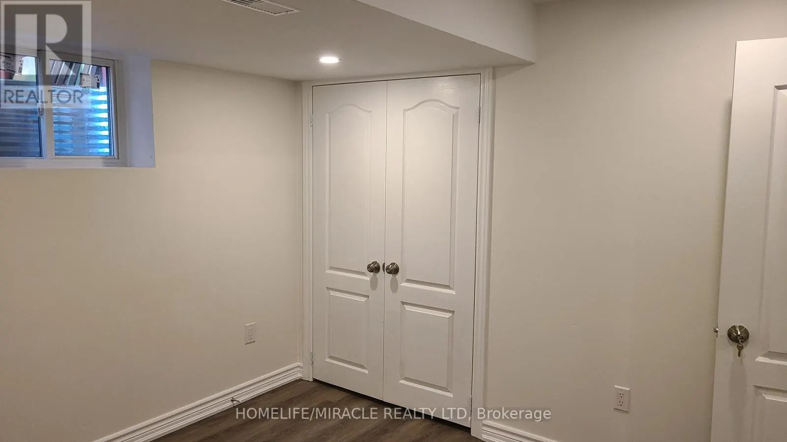 35 VELLORE WOODS BOULEVARD