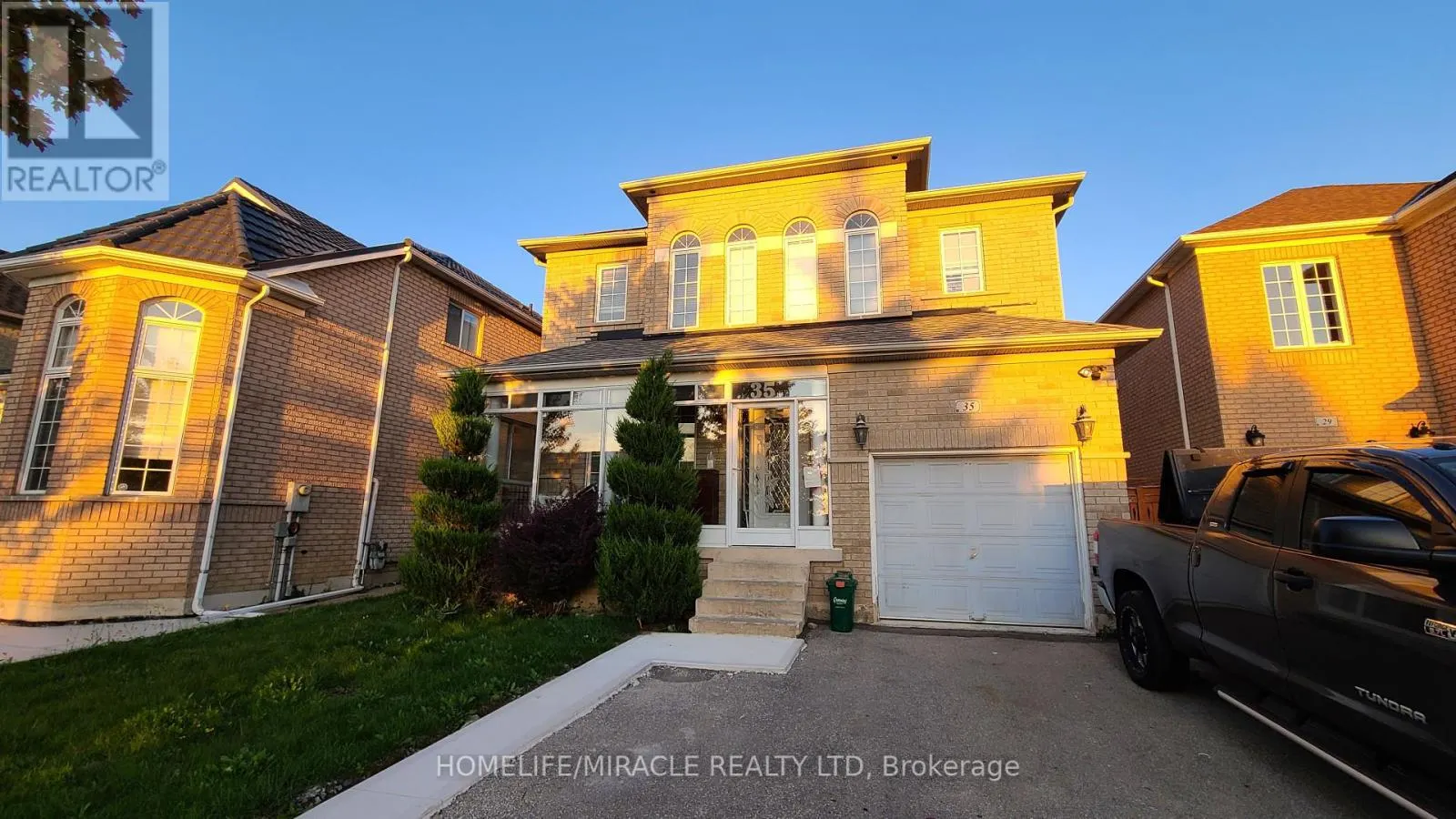 35 VELLORE WOODS BOULEVARD