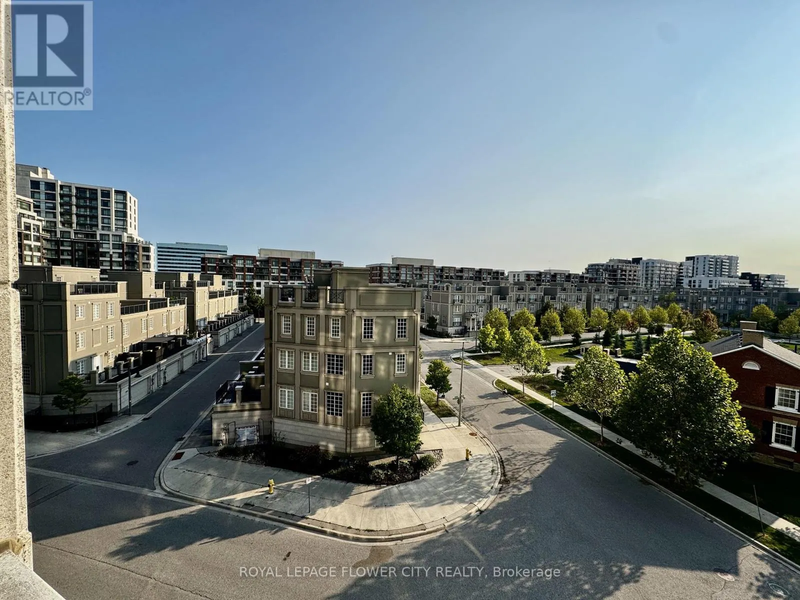 503 - 111 UPPER DUKE CRESCENT