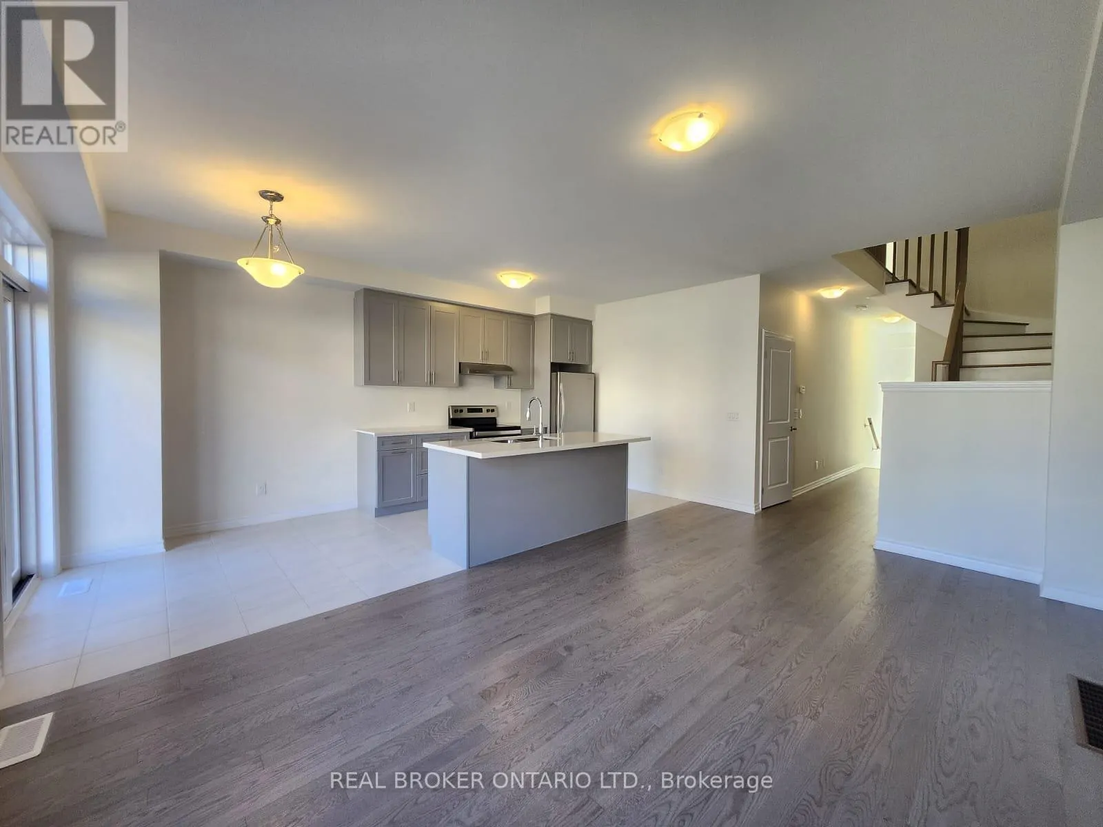 17 FREEMAN WILLIAMS STREET