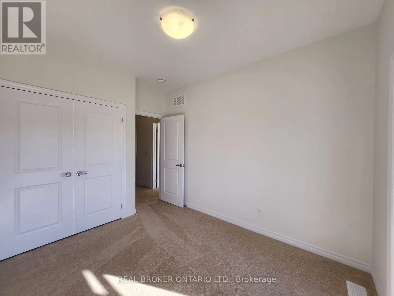 17 FREEMAN WILLIAMS STREET