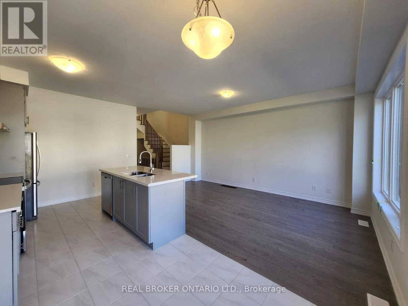 17 FREEMAN WILLIAMS STREET