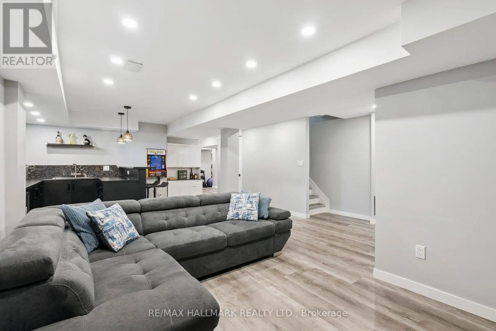 197 ASPENWOOD DRIVE