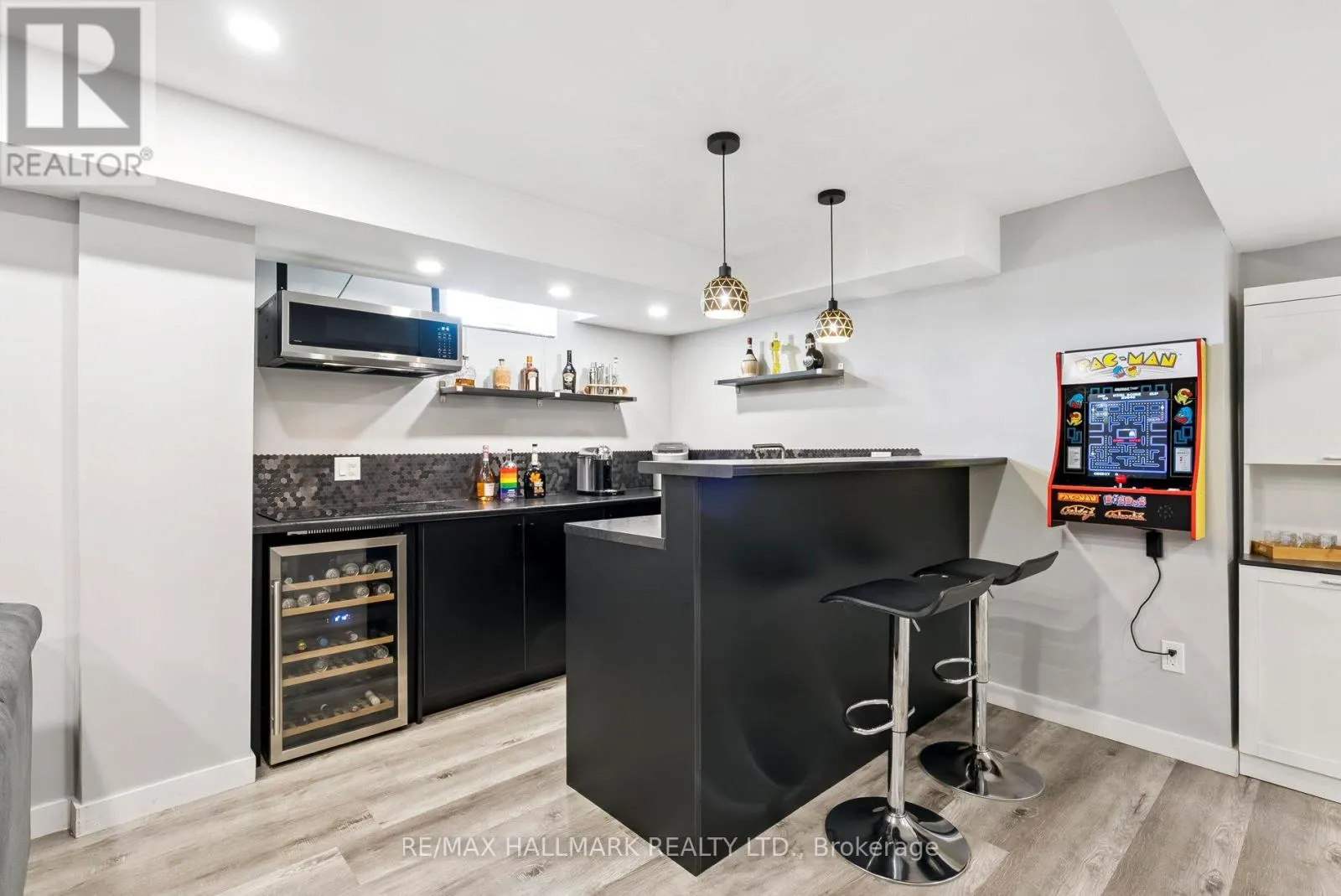197 ASPENWOOD DRIVE