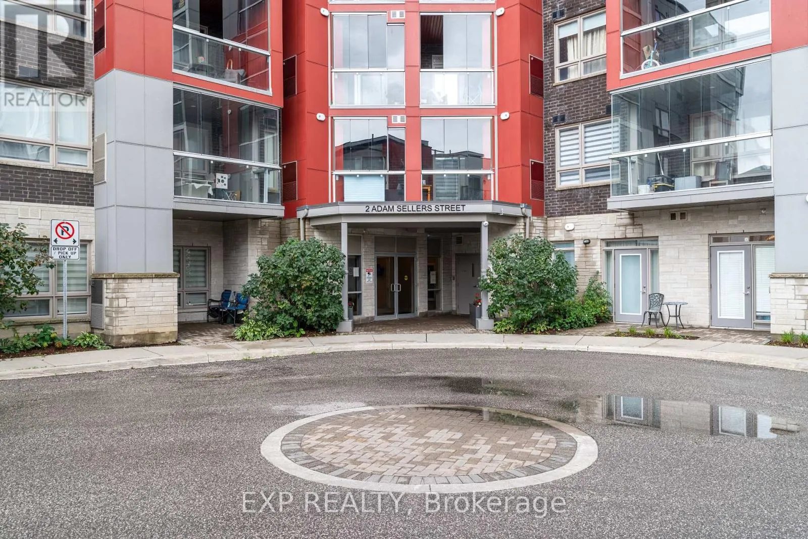 401 - 2 ADAM SELLERS STREET
