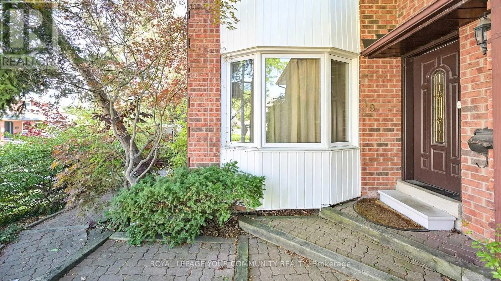 19 ROOSEVELT DRIVE