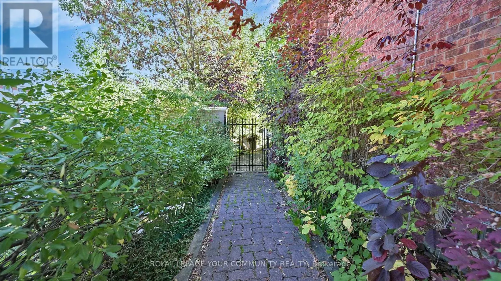 19 ROOSEVELT DRIVE