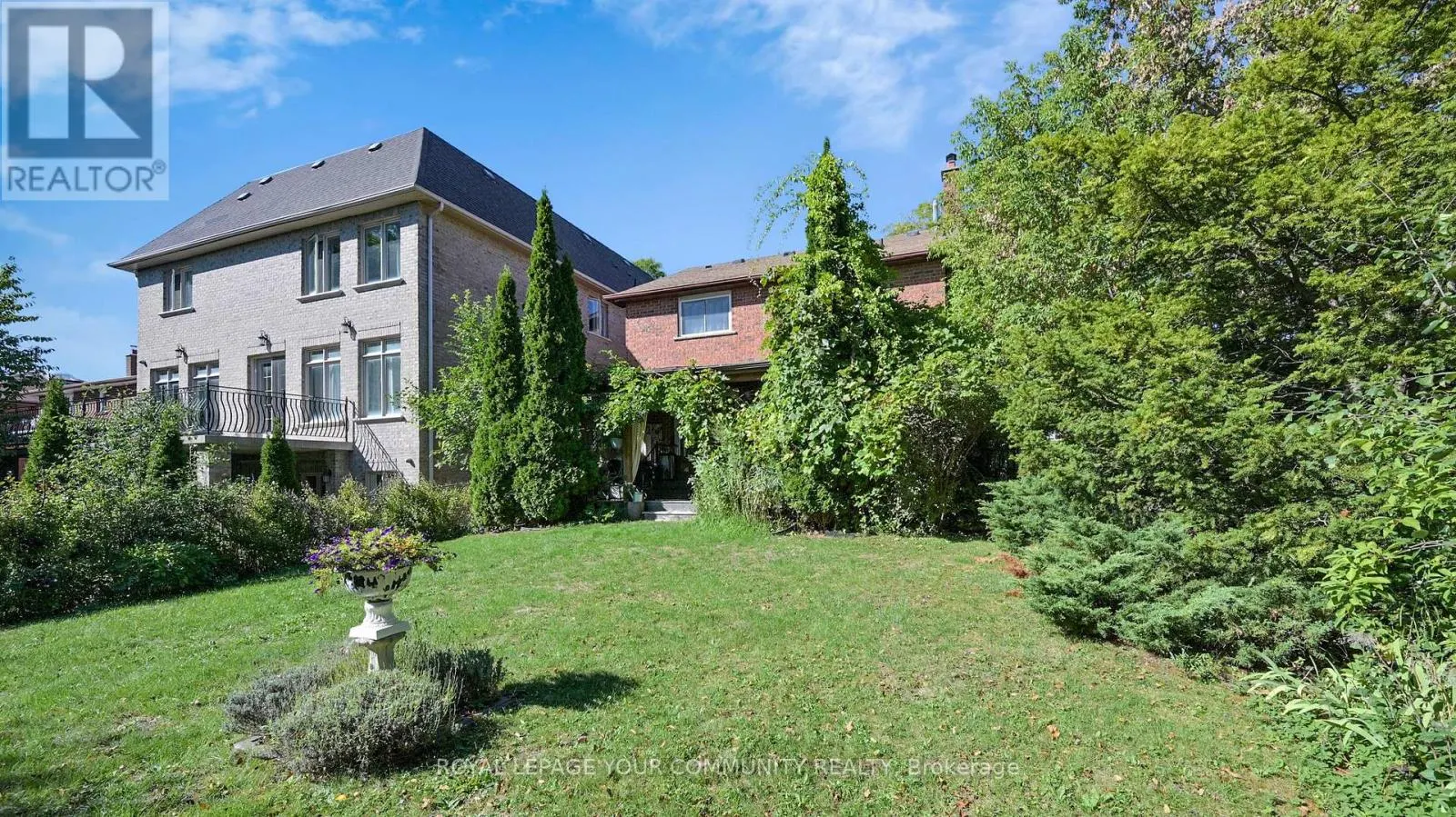 19 ROOSEVELT DRIVE