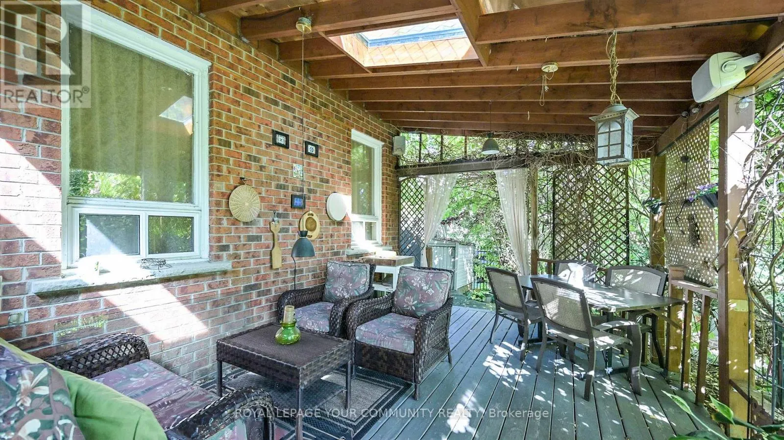 19 ROOSEVELT DRIVE