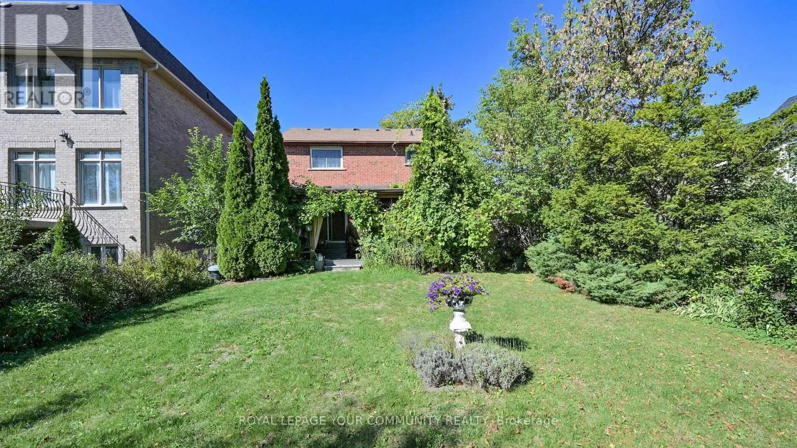 19 ROOSEVELT DRIVE