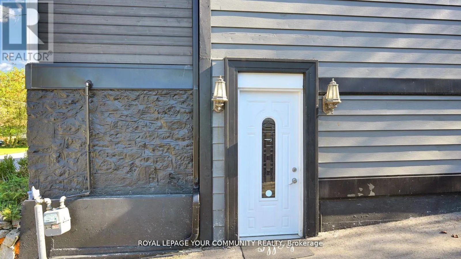 64 MACHELL AVENUE