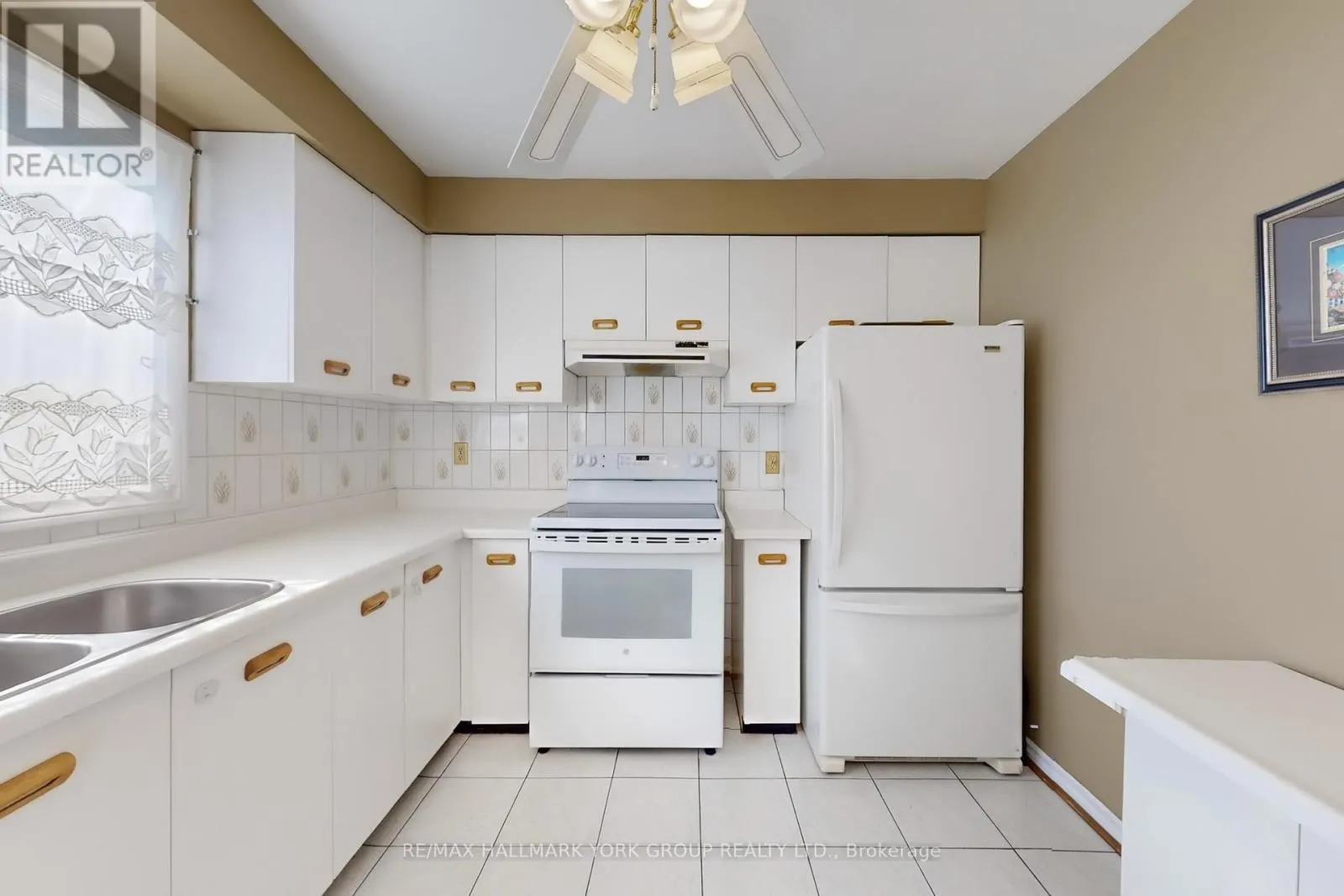 46 FINCHLEY CIRCLE