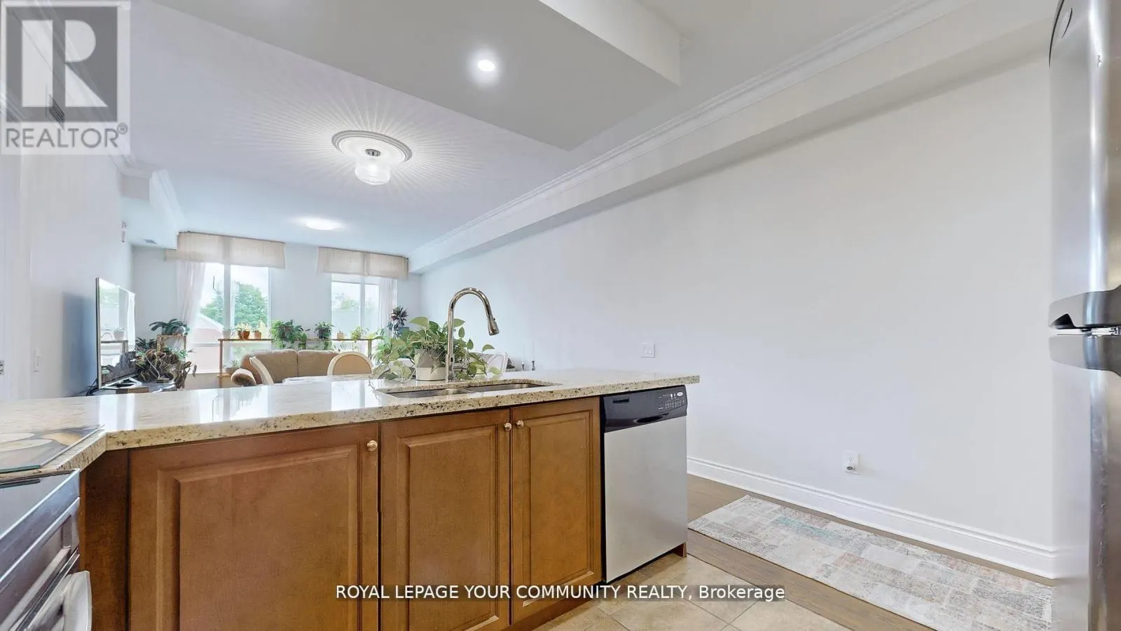 303 - 10101 YONGE STREET