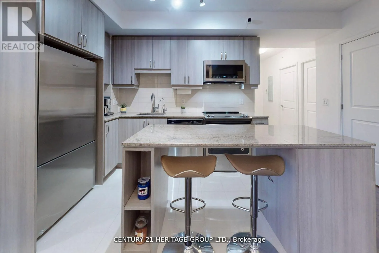 319 - 9201 YONGE STREET