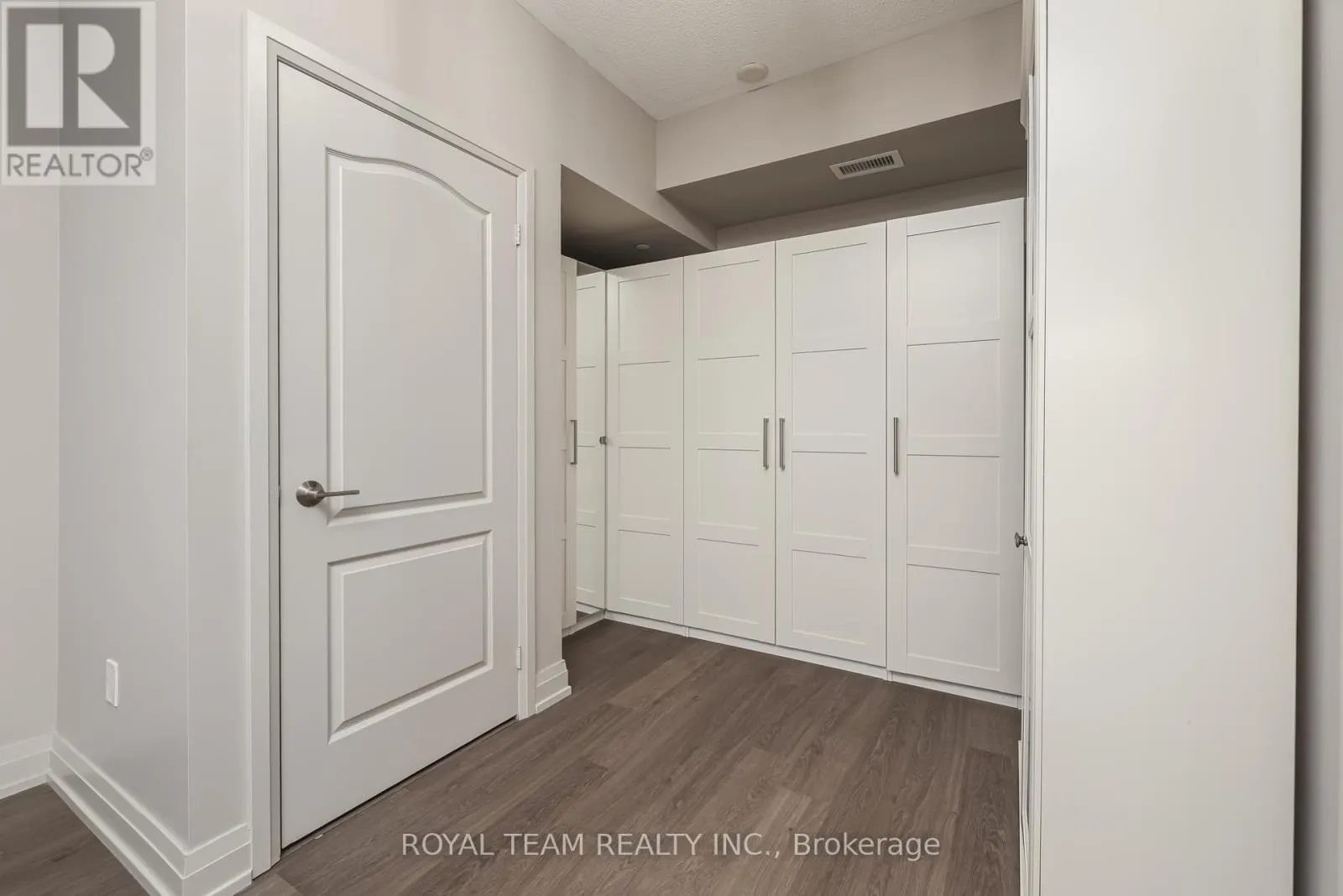 307 - 555 WILLIAM GRAHAM DRIVE