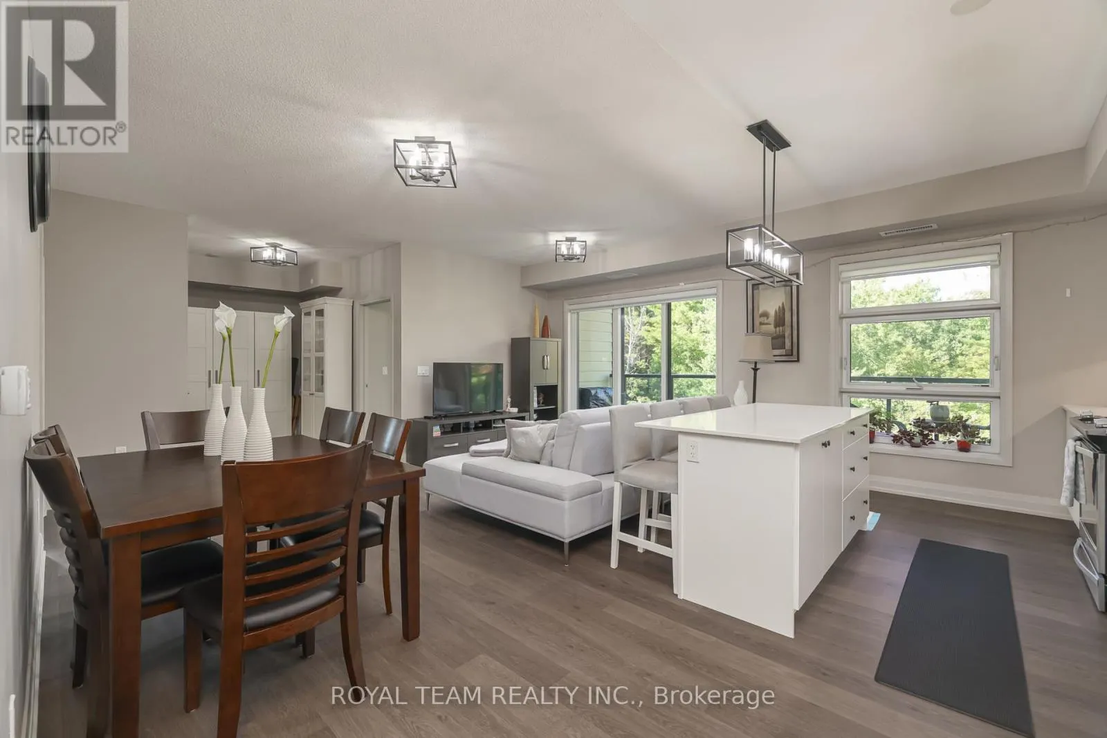 307 - 555 WILLIAM GRAHAM DRIVE