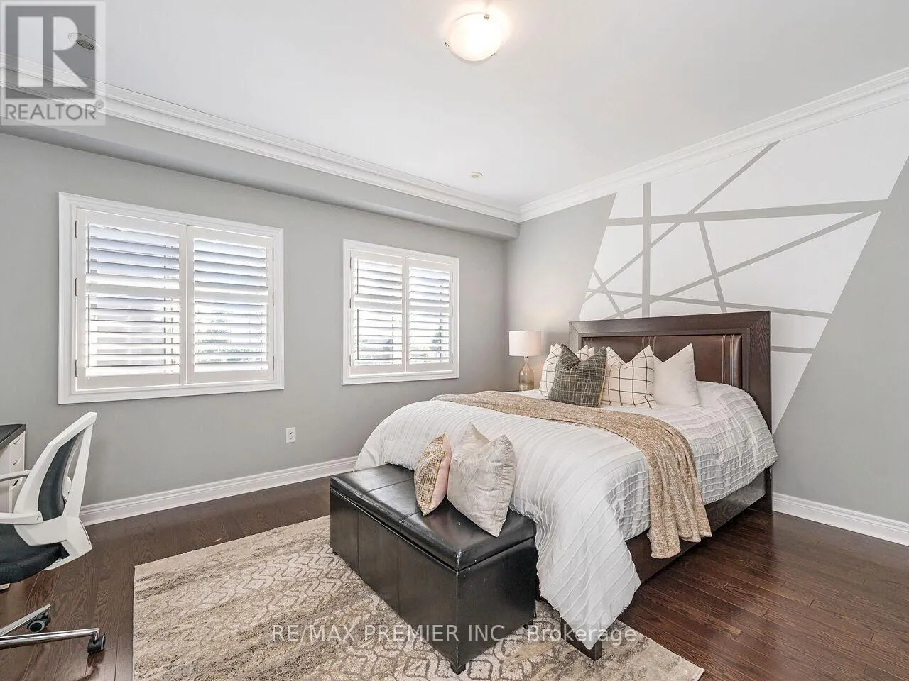 1 POWSELAND CRESCENT