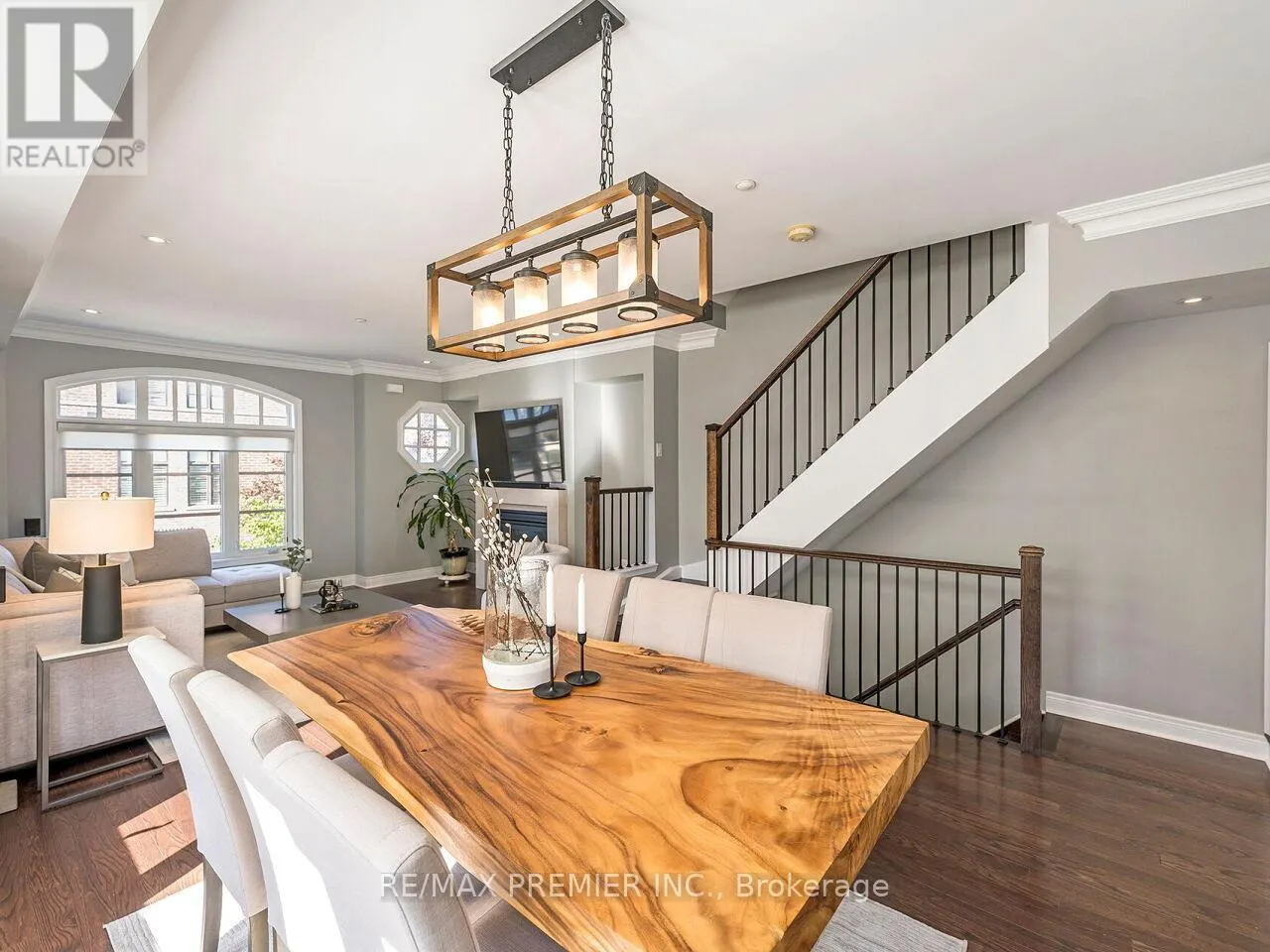 1 POWSELAND CRESCENT