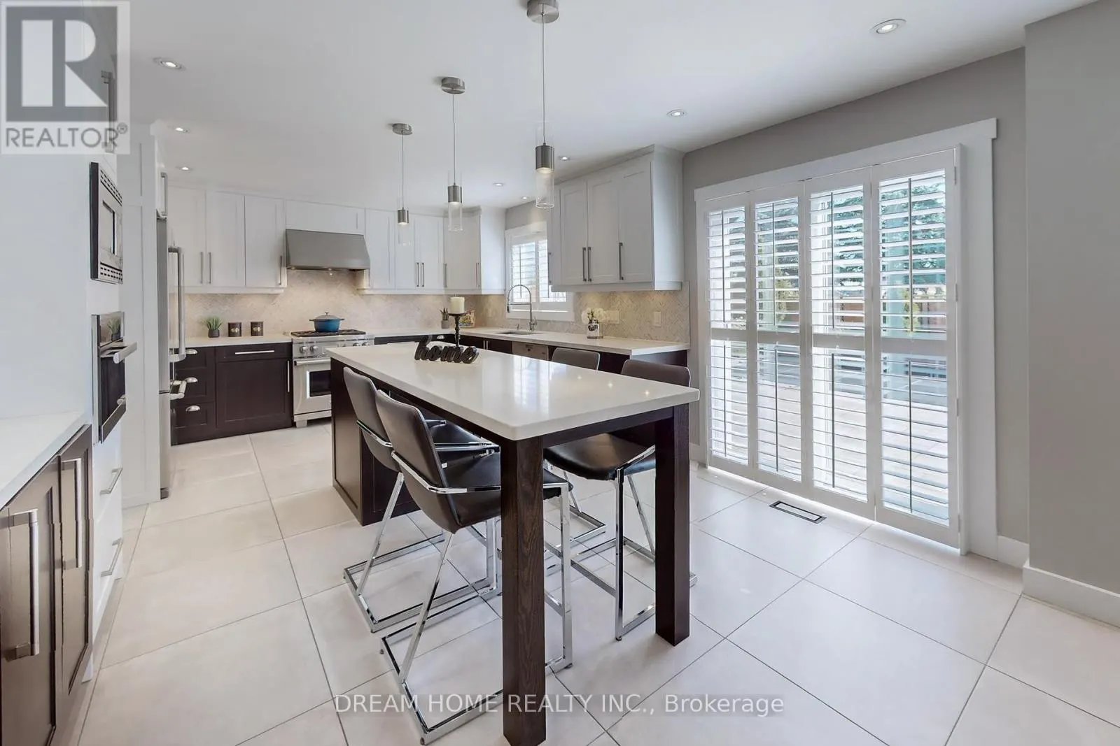47 VENETIAN CRESCENT