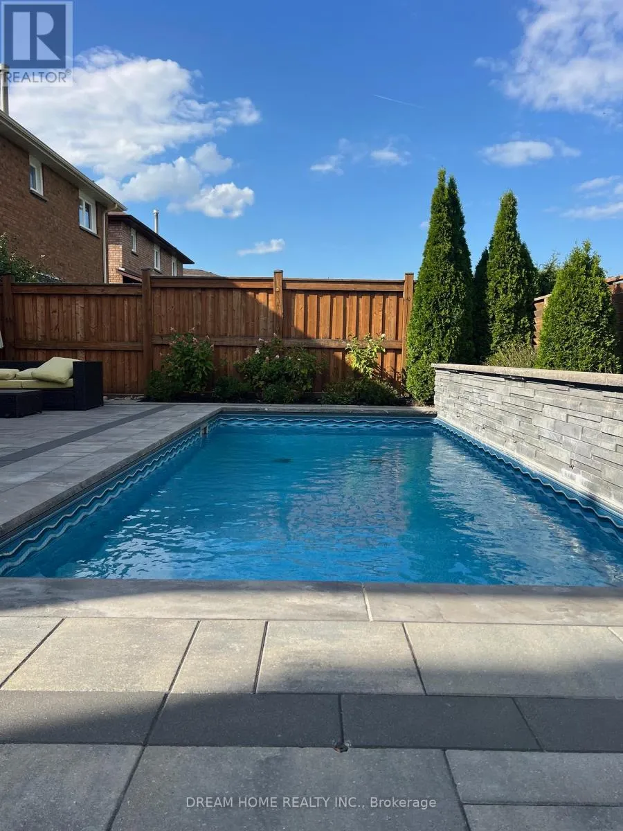 47 VENETIAN CRESCENT
